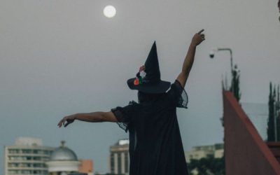 5 Myths About Witches and Magical People (And the Truth)